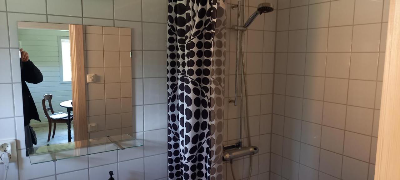 Vackert Belaegen Laegenhet I Gesunda * Solleron